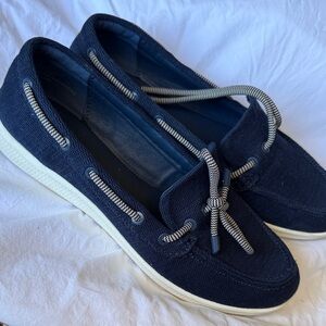 BareTraps Women's Navy Athletic Shoes